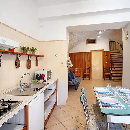 Casa Oneglia - Castelvecchio Imperia